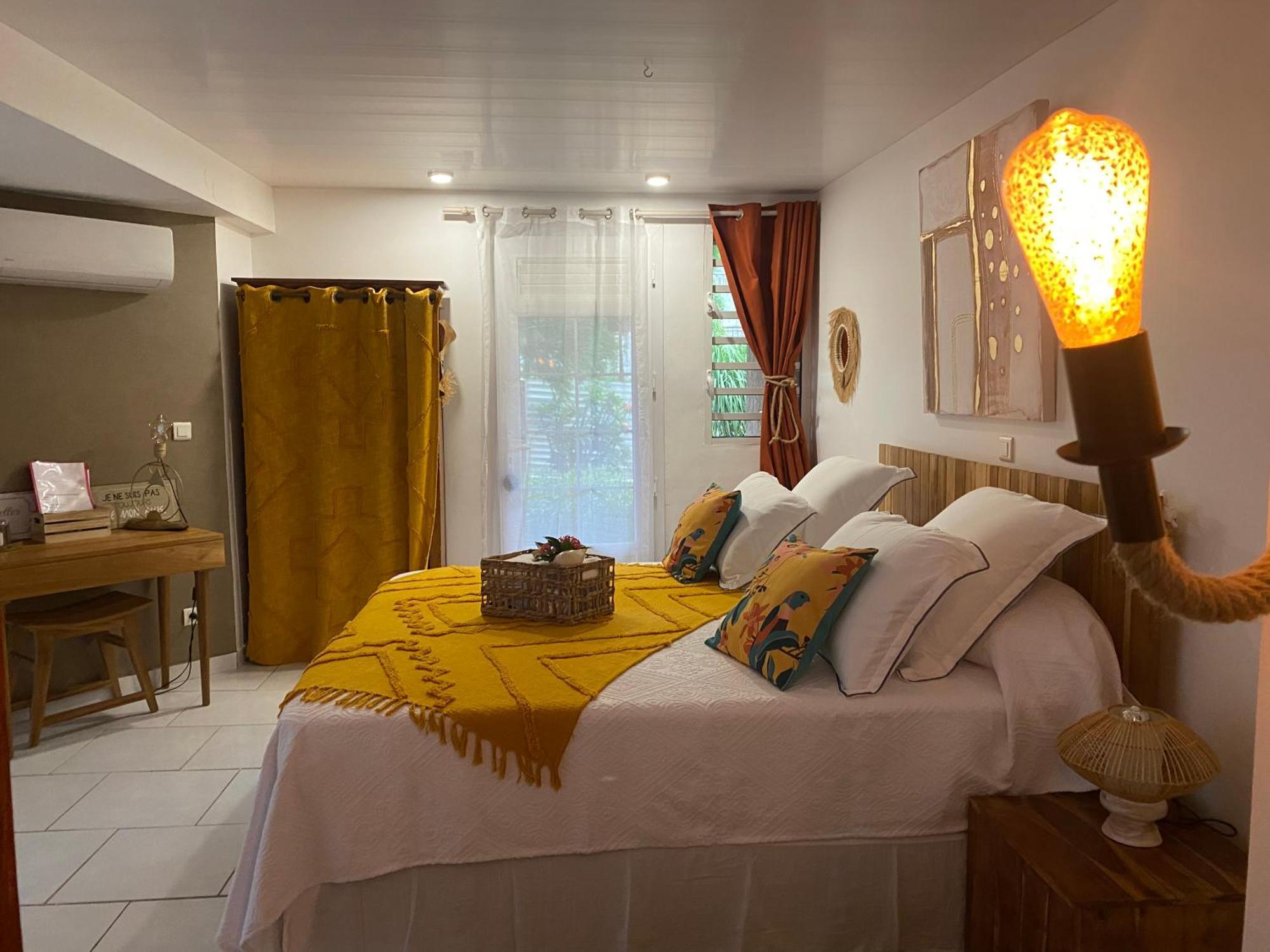 Au Pipiri Leve Apartment Schoelcher Luaran gambar